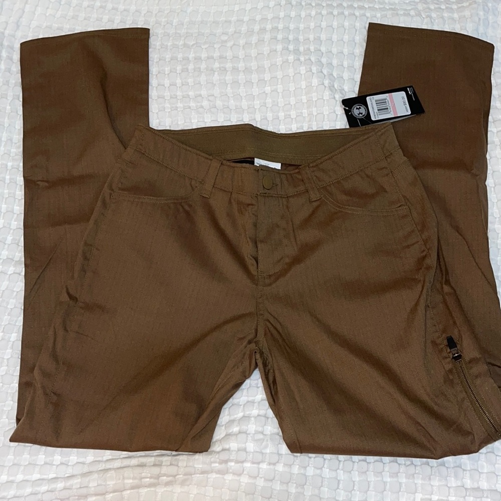 Under Armour Women’s Athletic Pants 10